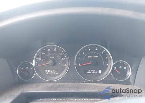 2010 Jeep Commander Sport z USA, uszkodzony, nr VIN 1J4RG4GK6AC112734